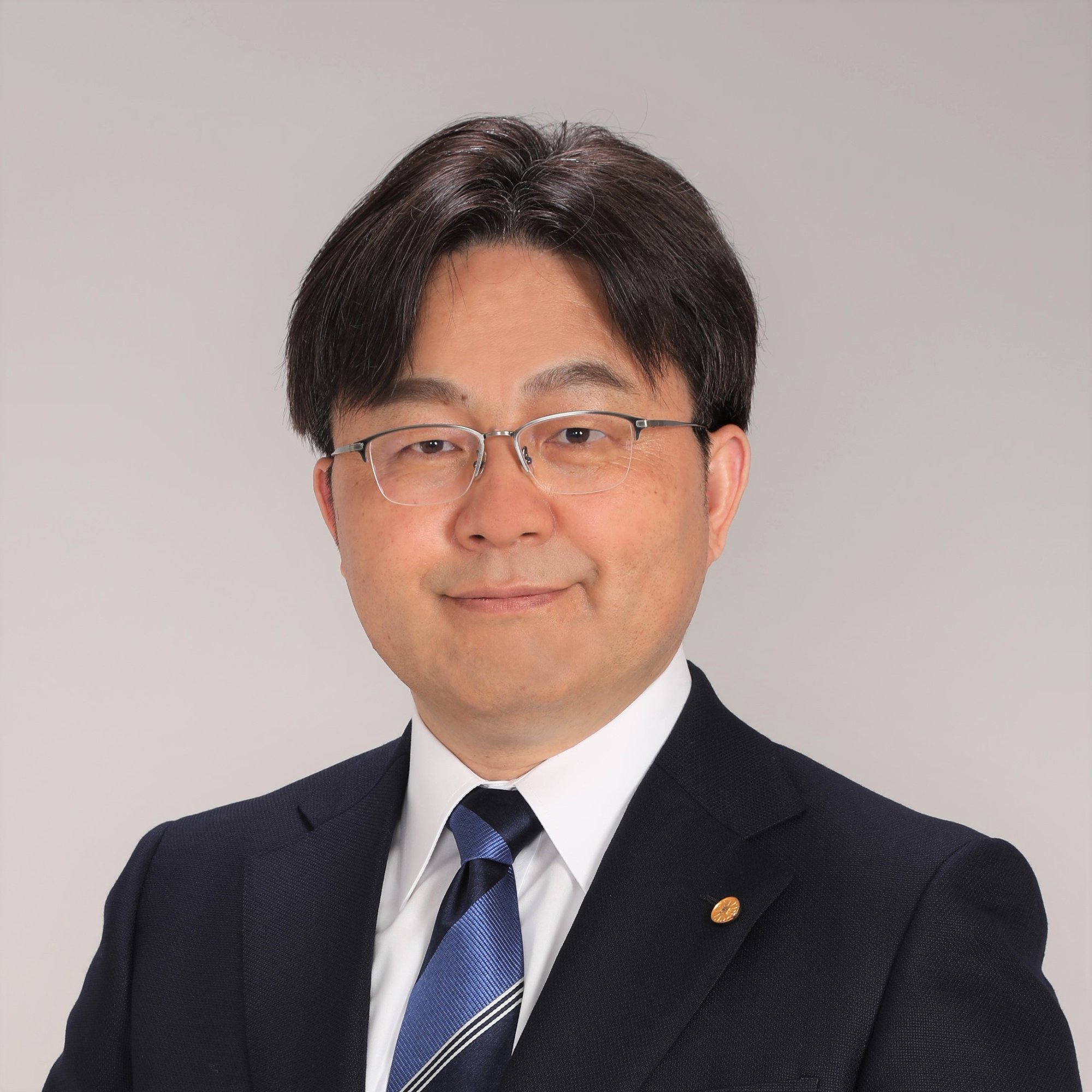 代表 行政書士 横山秀人